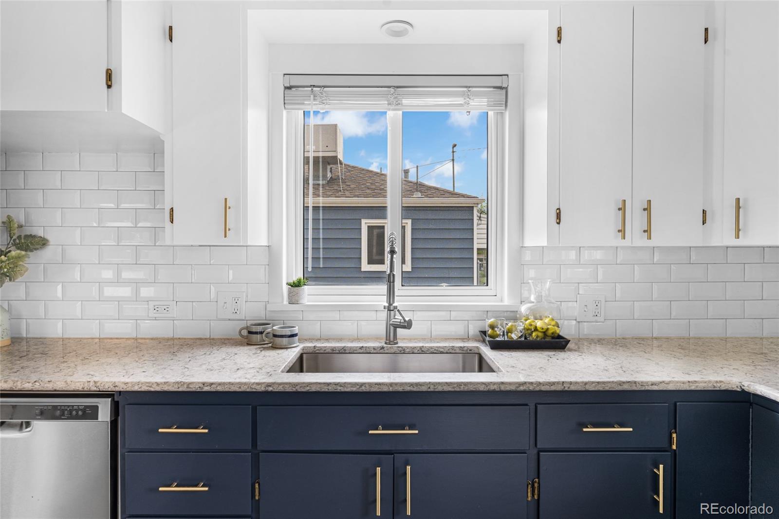 MLS Image #4 for 1182 s alcott street,denver, Colorado