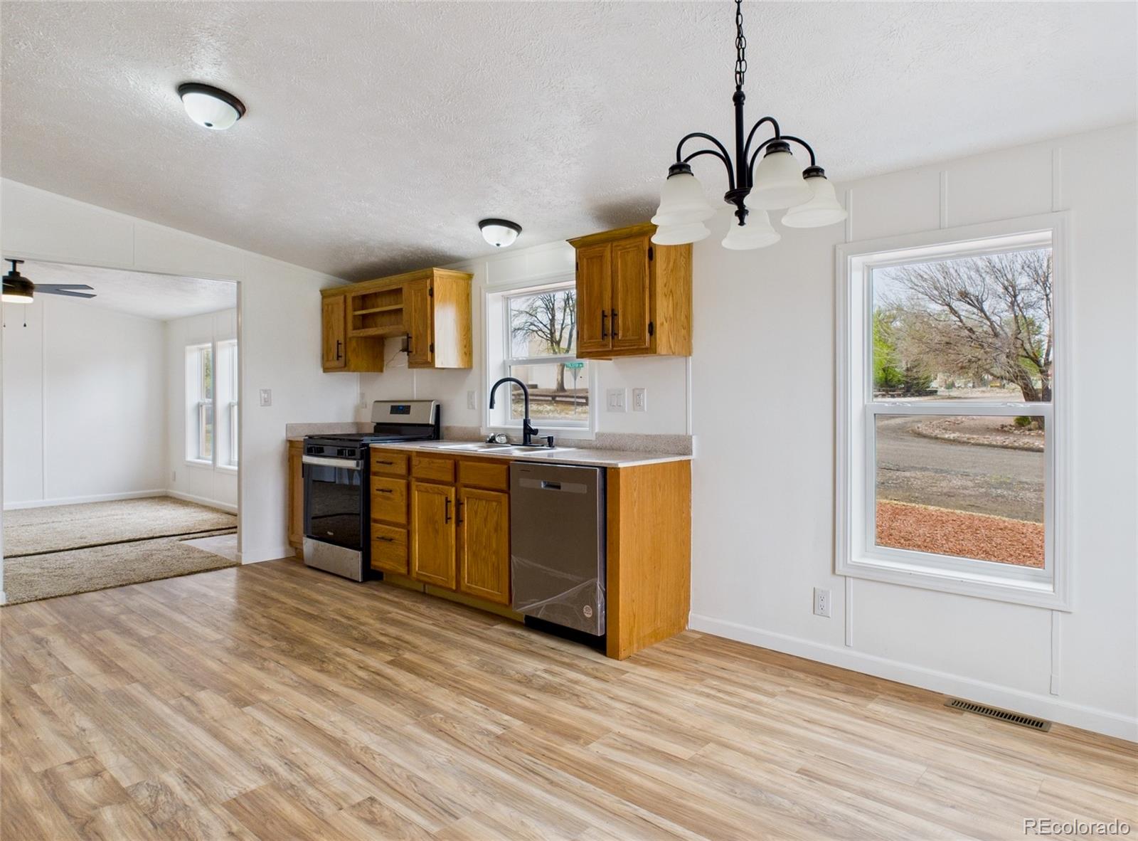 MLS Image #8 for 952 s tolstoi drive,pueblo, Colorado