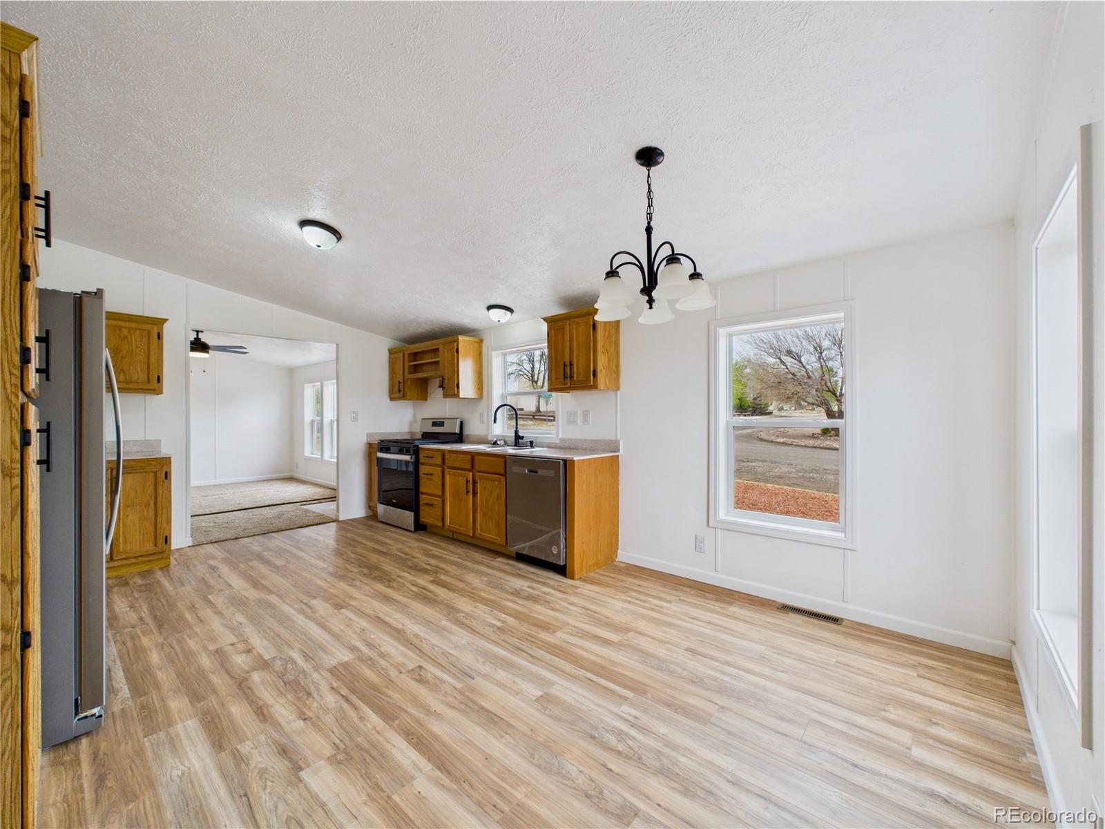 MLS Image #9 for 952 s tolstoi drive,pueblo, Colorado