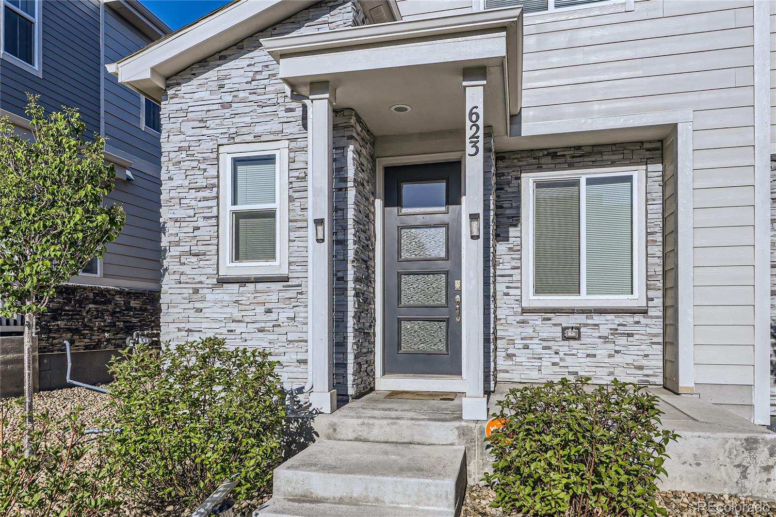 MLS Image #2 for 623 s pitkin court,aurora, Colorado