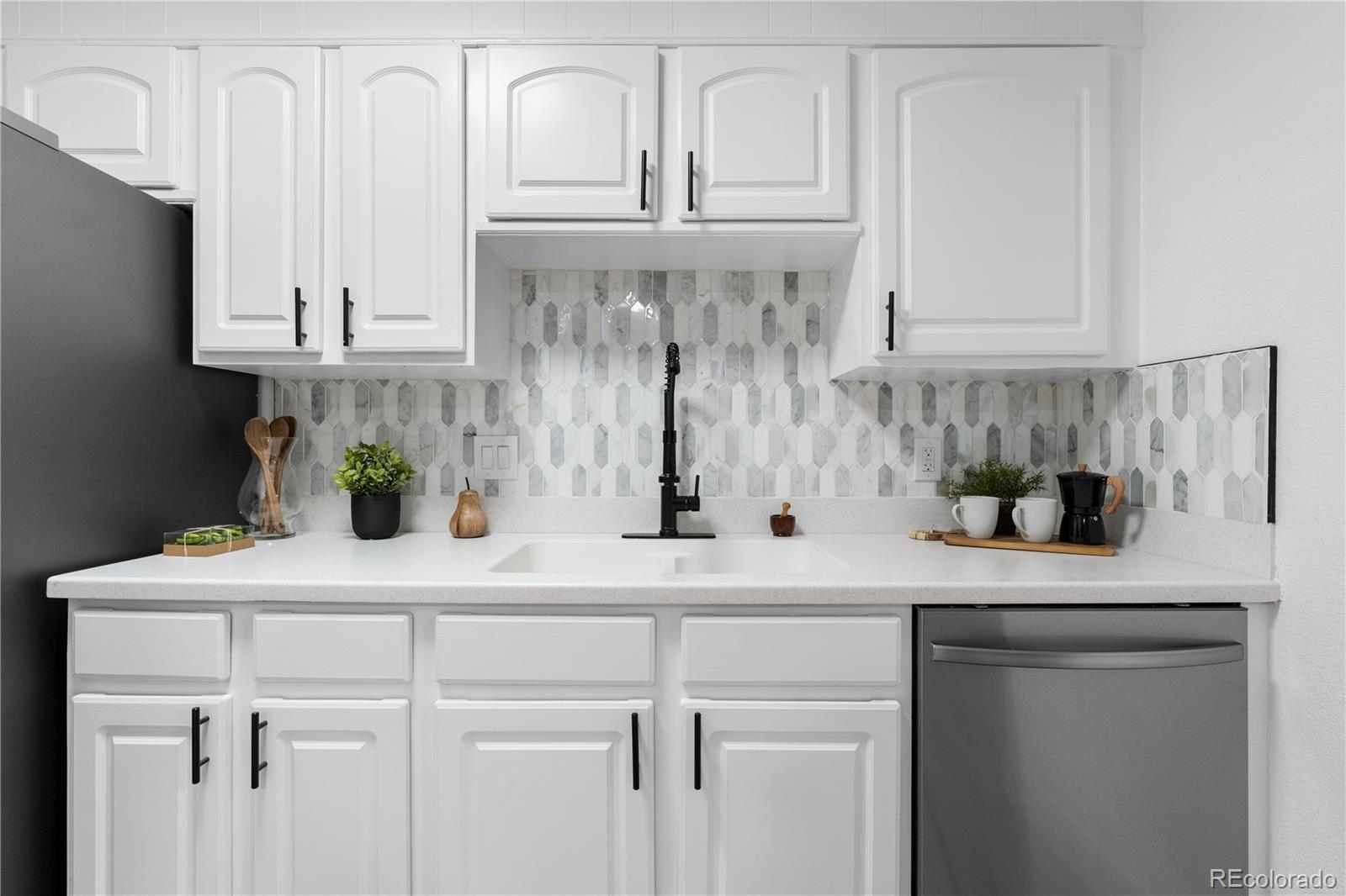 MLS Image #9 for 12054 e 3rd avenue,aurora, Colorado