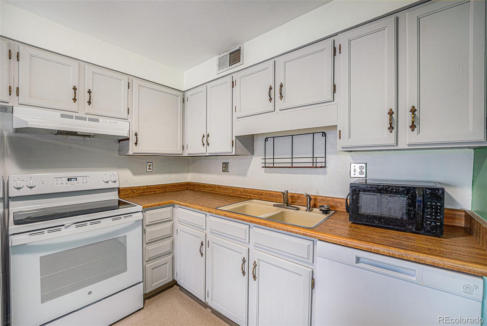 MLS Image #13 for 8870 w jewell avenue,lakewood, Colorado