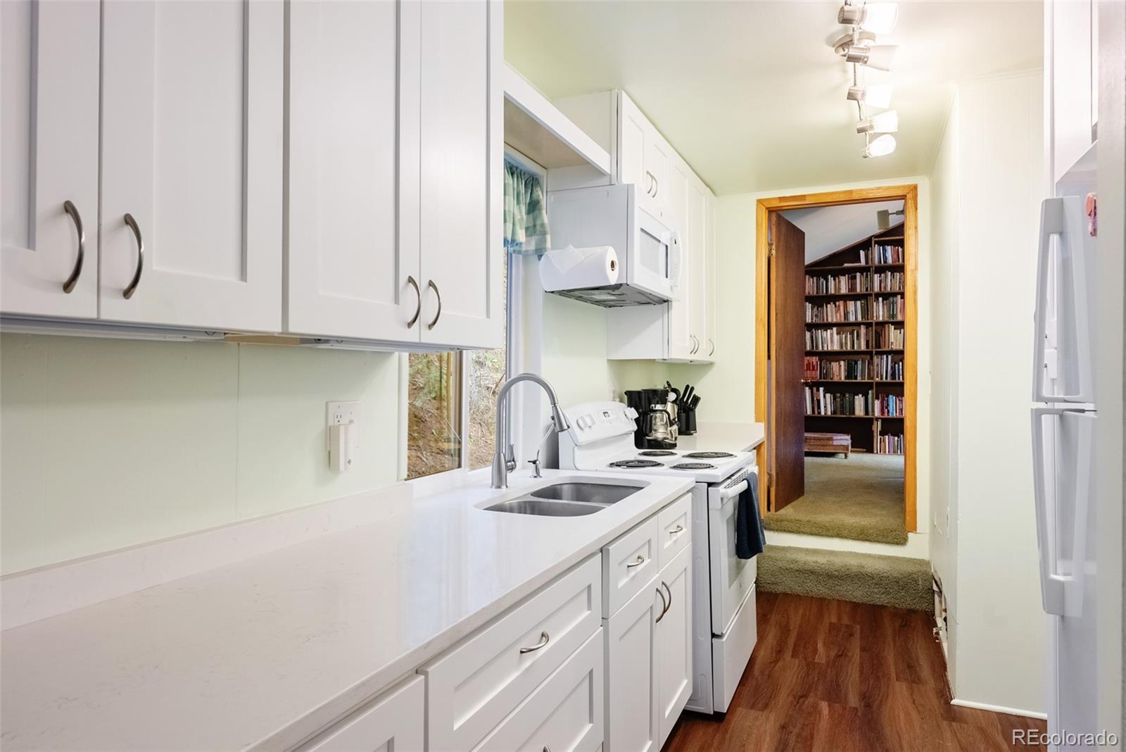 MLS Image #11 for 17422 n canyon road,littleton, Colorado