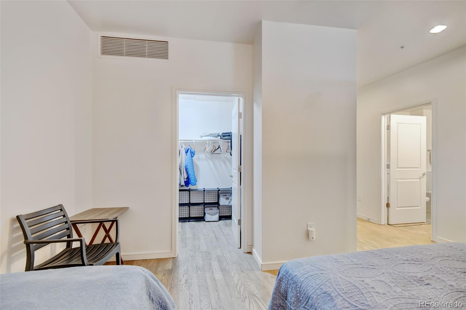 MLS Image #13 for 2958  syracuse street,denver, Colorado