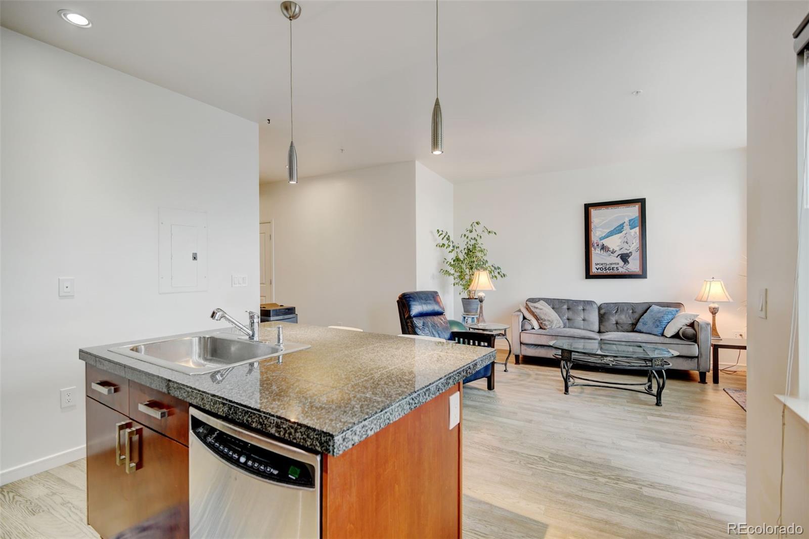 MLS Image #5 for 2958  syracuse street,denver, Colorado