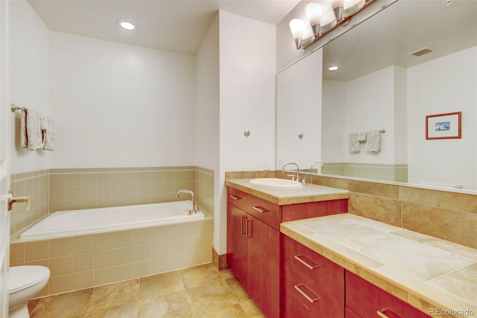 MLS Image #7 for 2958  syracuse street,denver, Colorado