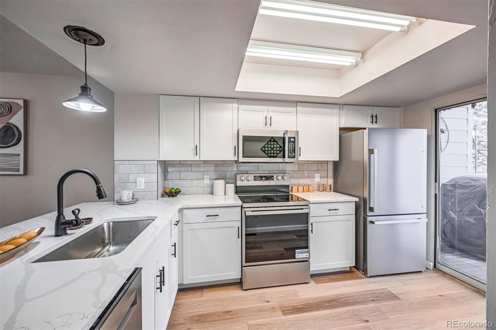 MLS Image #3 for 1470 s quebec way,denver, Colorado