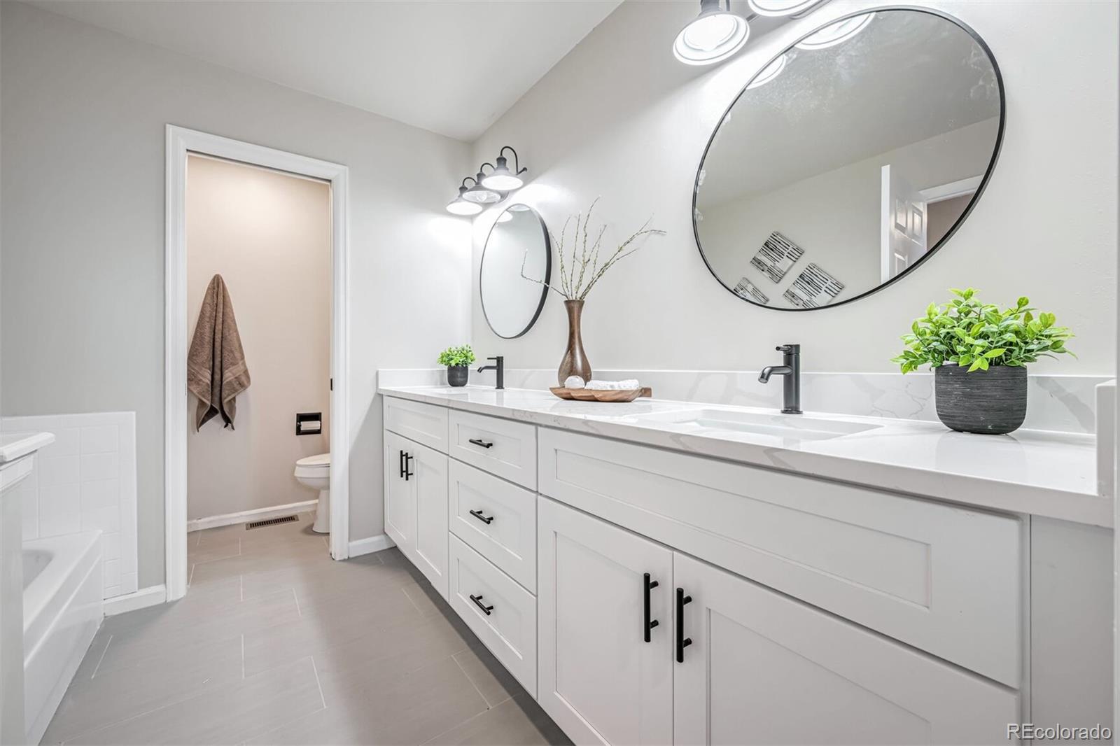 MLS Image #7 for 1470 s quebec way,denver, Colorado