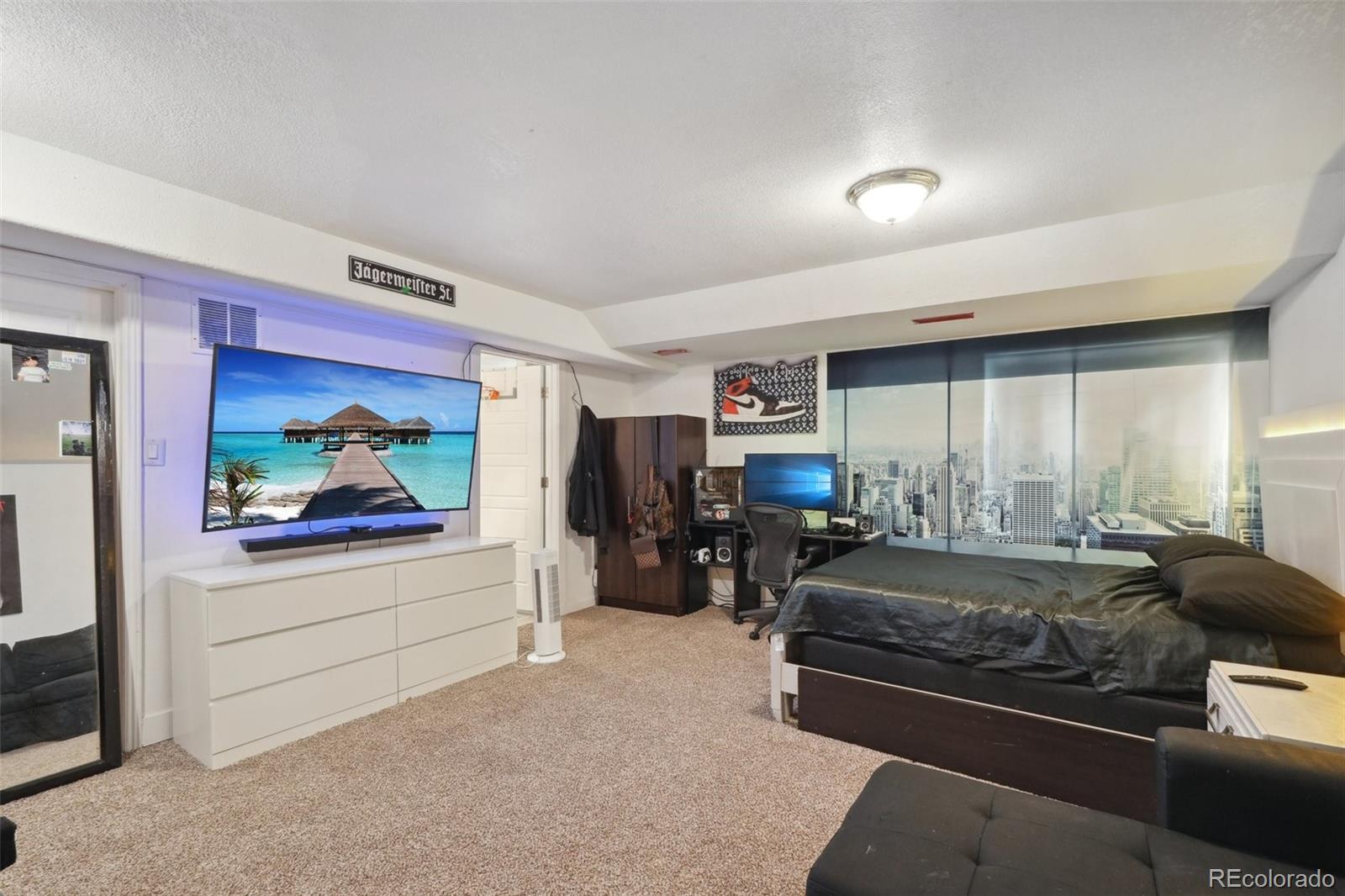 MLS Image #17 for 21111 e 43rd avenue,denver, Colorado