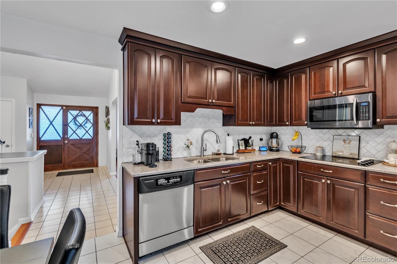 MLS Image #11 for 12079 e louisiana avenue,aurora, Colorado