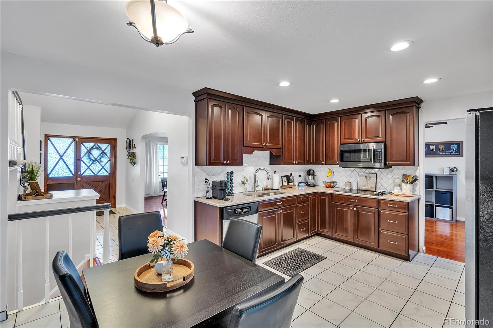 MLS Image #8 for 12079 e louisiana avenue,aurora, Colorado