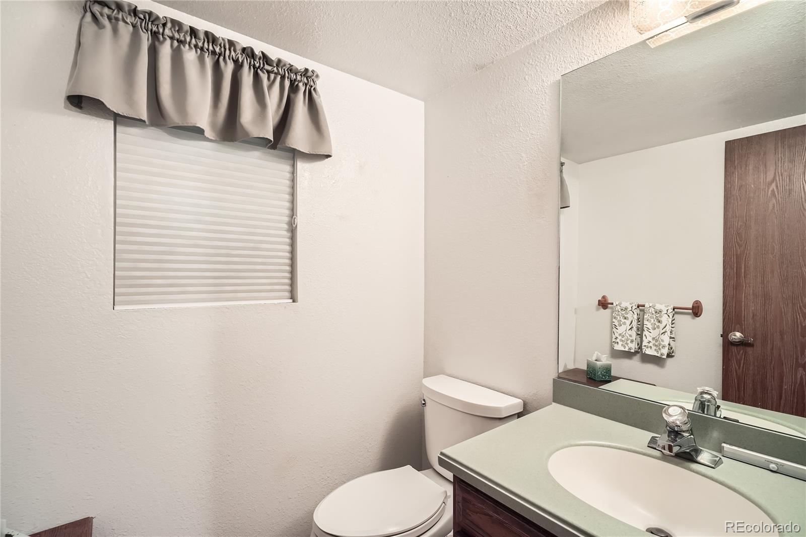 MLS Image #6 for 3633 s ingalls street,denver, Colorado