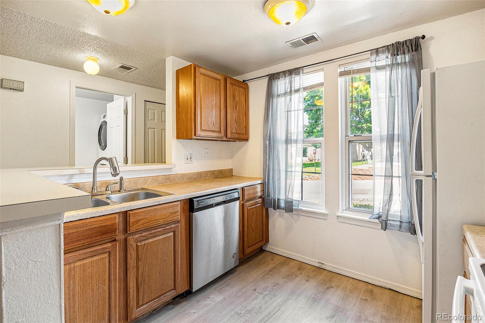 MLS Image #3 for 1545 s ouray circle,aurora, Colorado