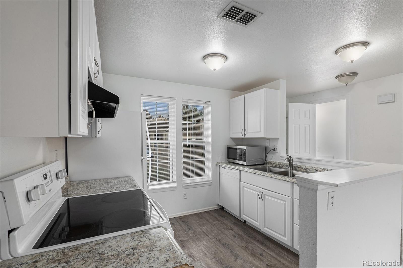 MLS Image #3 for 1514 s ouray circle,aurora, Colorado