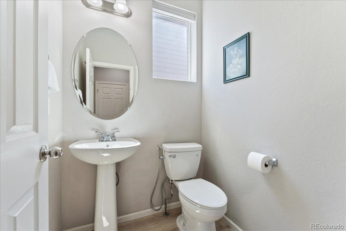 MLS Image #13 for 15957 e elk place,denver, Colorado