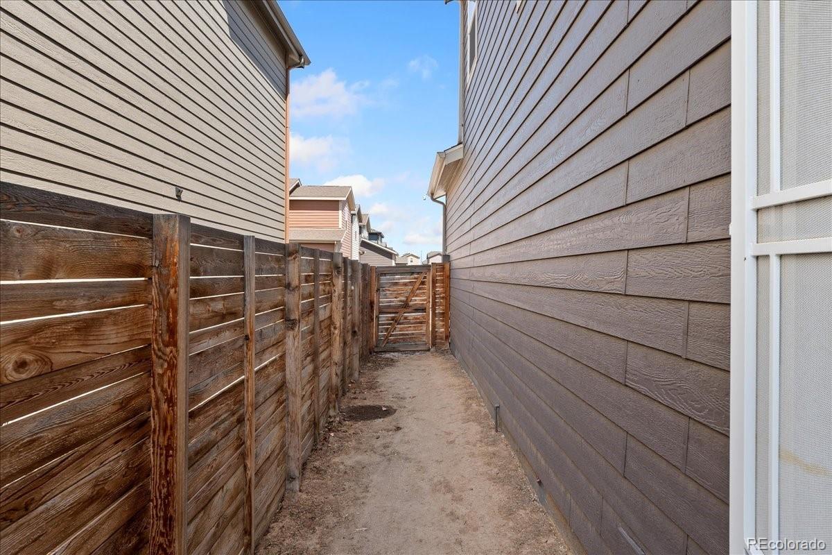 MLS Image #25 for 15957 e elk place,denver, Colorado