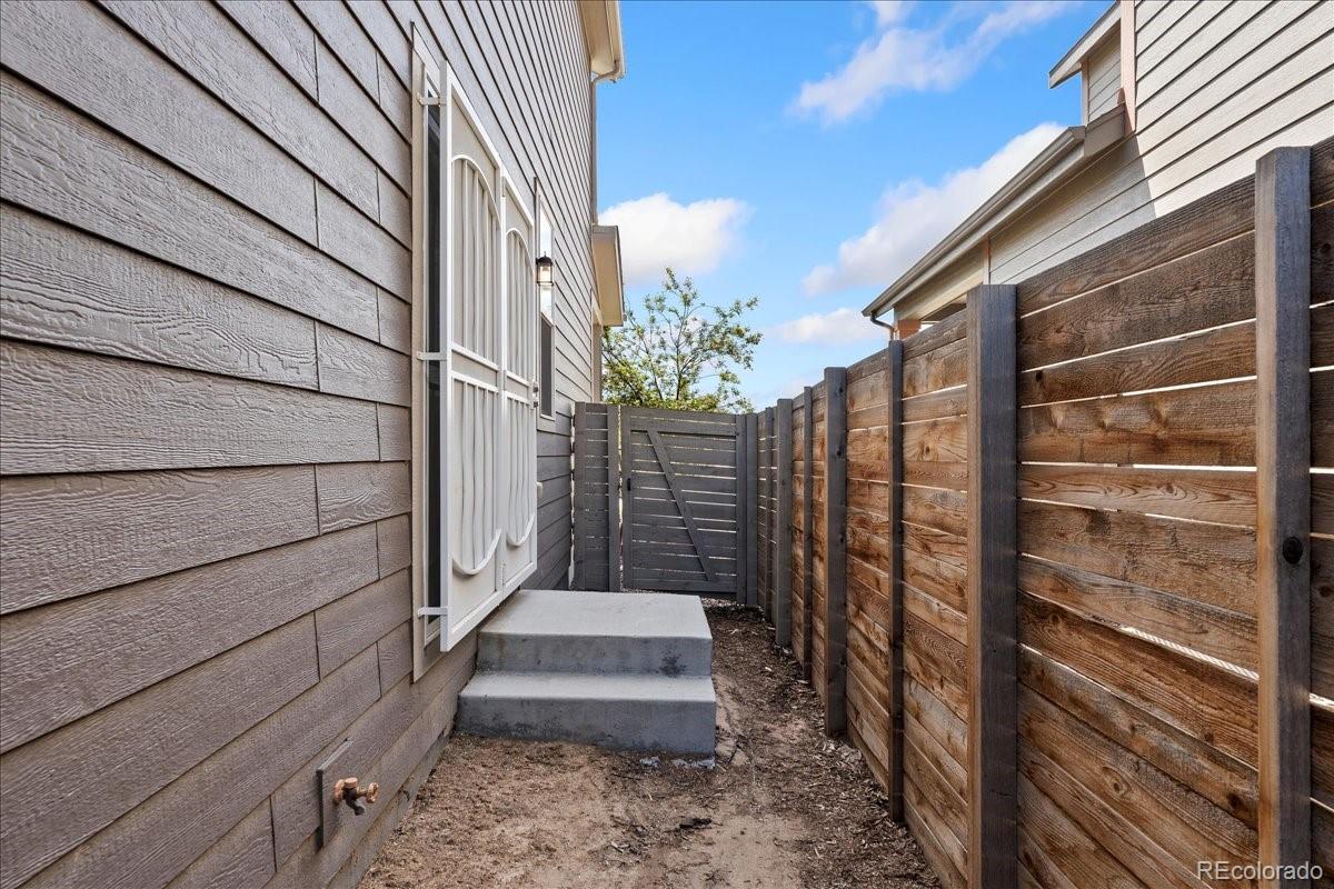 MLS Image #26 for 15957 e elk place,denver, Colorado