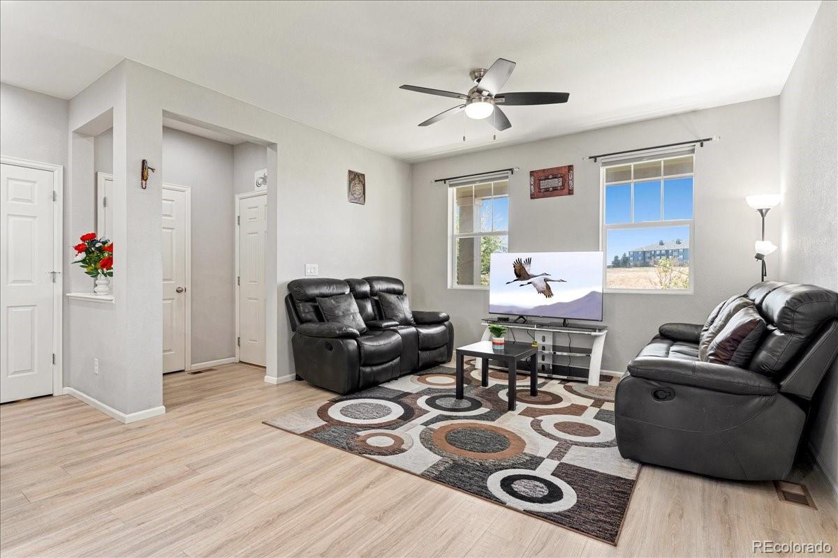 MLS Image #4 for 15957 e elk place,denver, Colorado