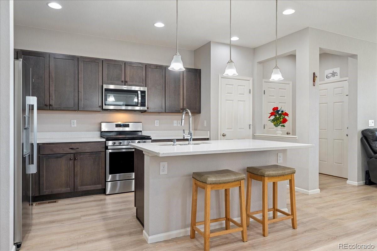 MLS Image #7 for 15957 e elk place,denver, Colorado