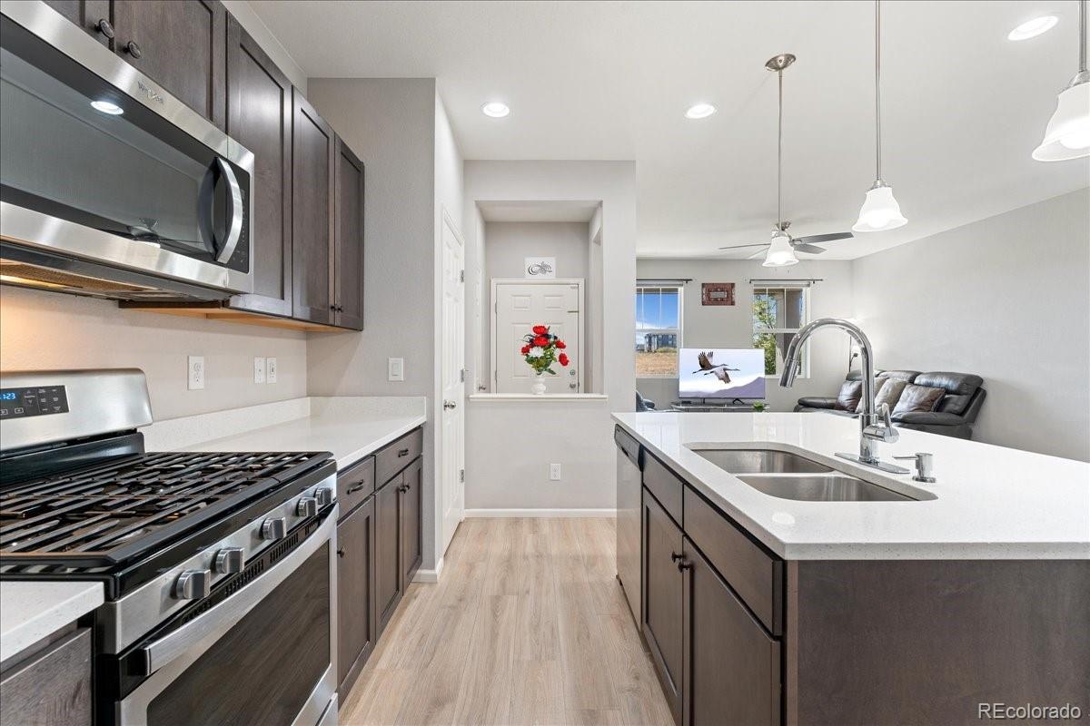 MLS Image #8 for 15957 e elk place,denver, Colorado