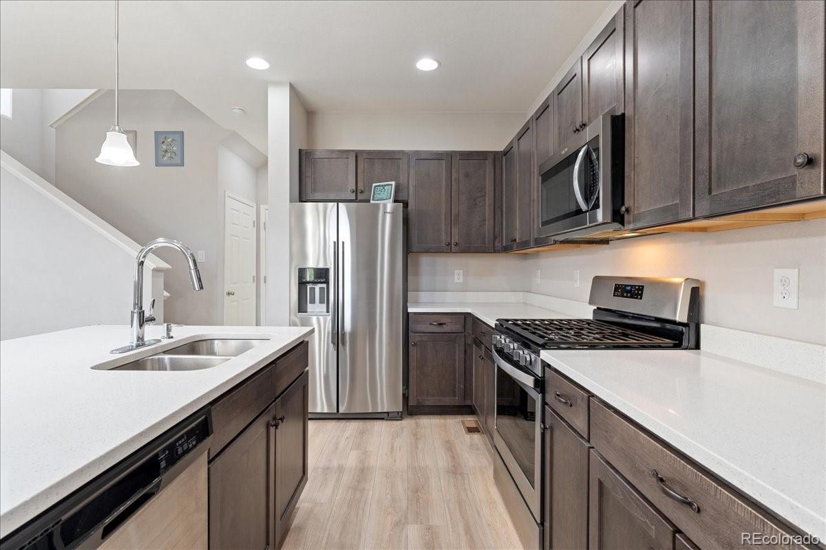 MLS Image #9 for 15957 e elk place,denver, Colorado