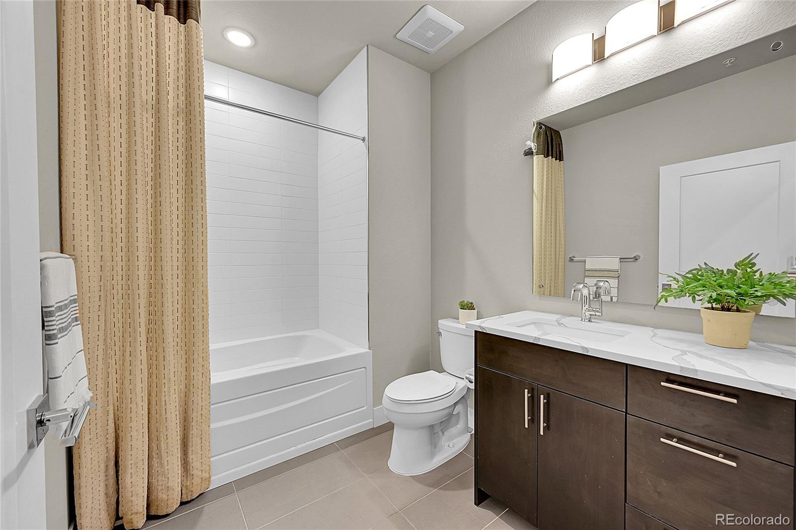 MLS Image #15 for 6619 e lowry boulevard,denver, Colorado