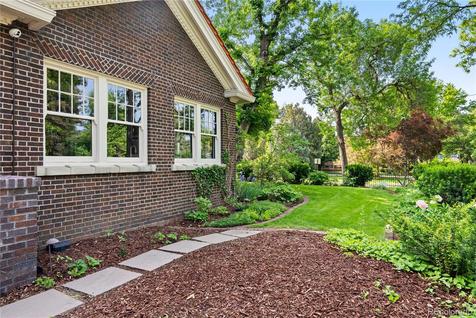 MLS Image #41 for 3309 e 7th ave pkwy,denver, Colorado