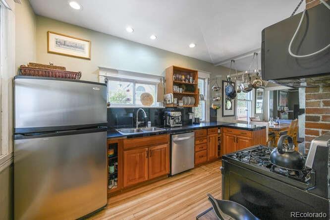 MLS Image #11 for 1027 s university boulevard,denver, Colorado