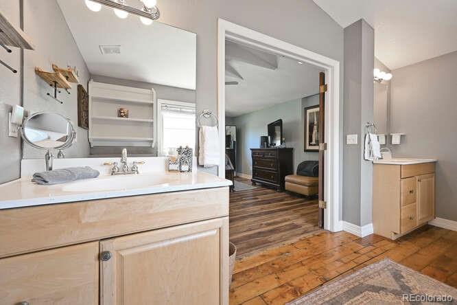 MLS Image #19 for 1027 s university boulevard,denver, Colorado