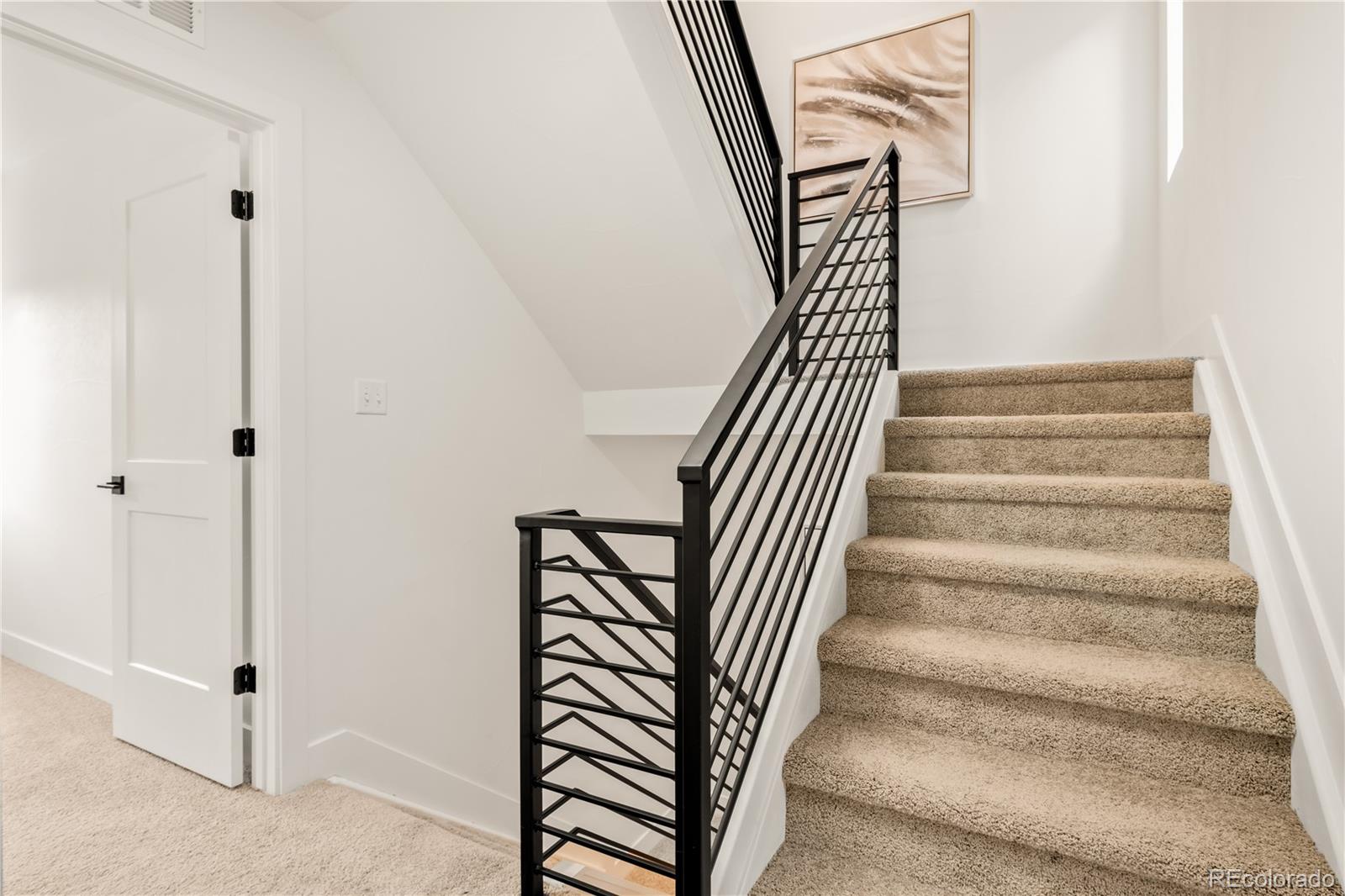 MLS Image #14 for 1346 n knox court,denver, Colorado