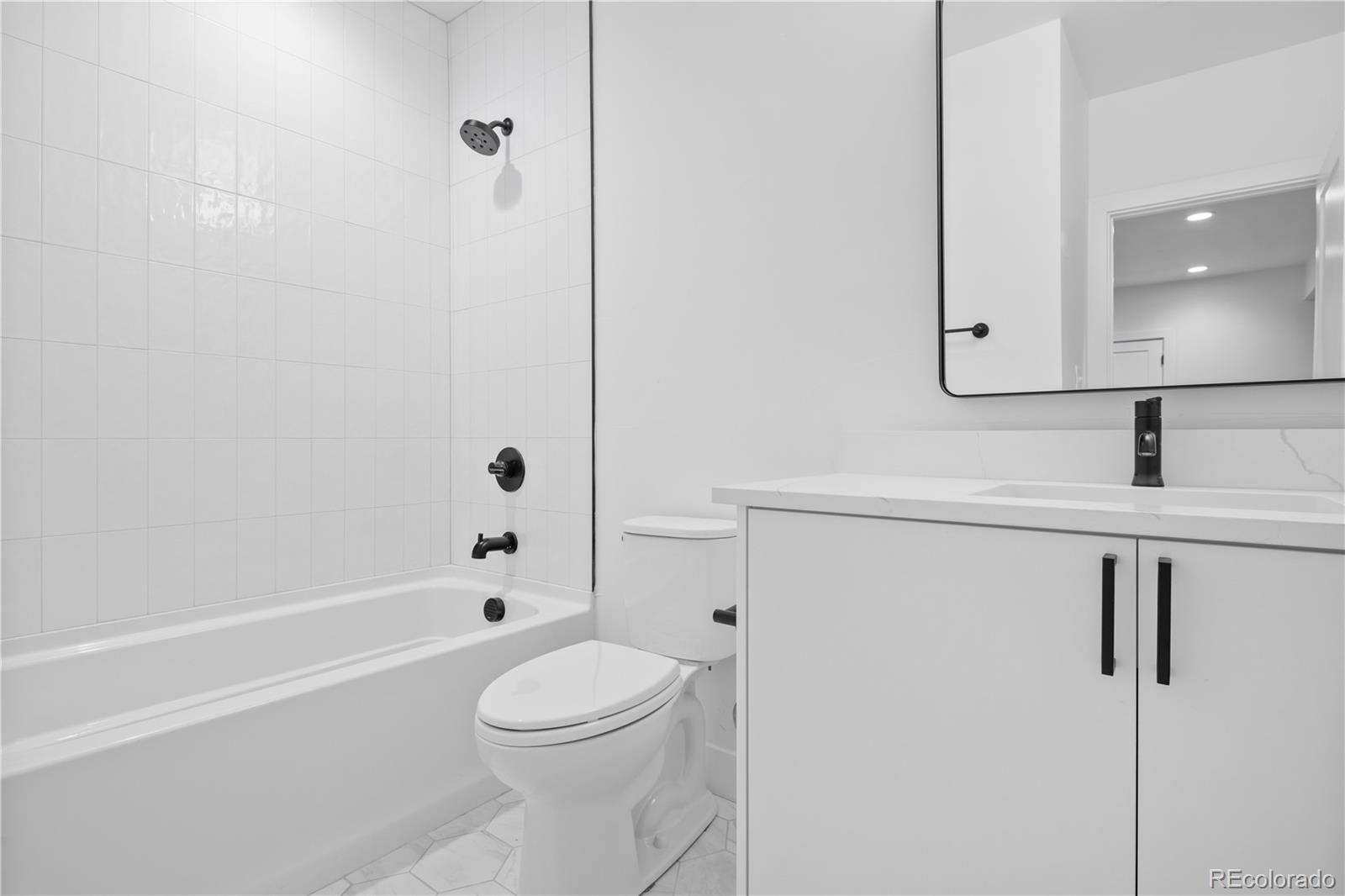 MLS Image #23 for 1346 n knox court,denver, Colorado