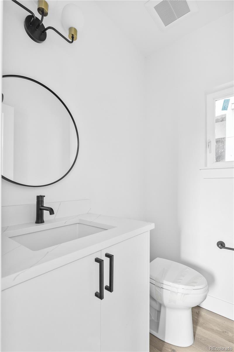 MLS Image #8 for 1346 n knox court,denver, Colorado