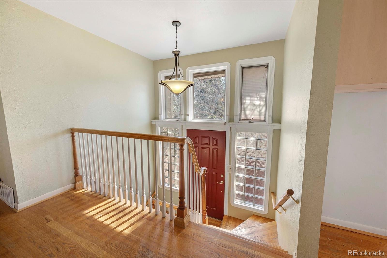 MLS Image #4 for 7065 s willow street,centennial, Colorado