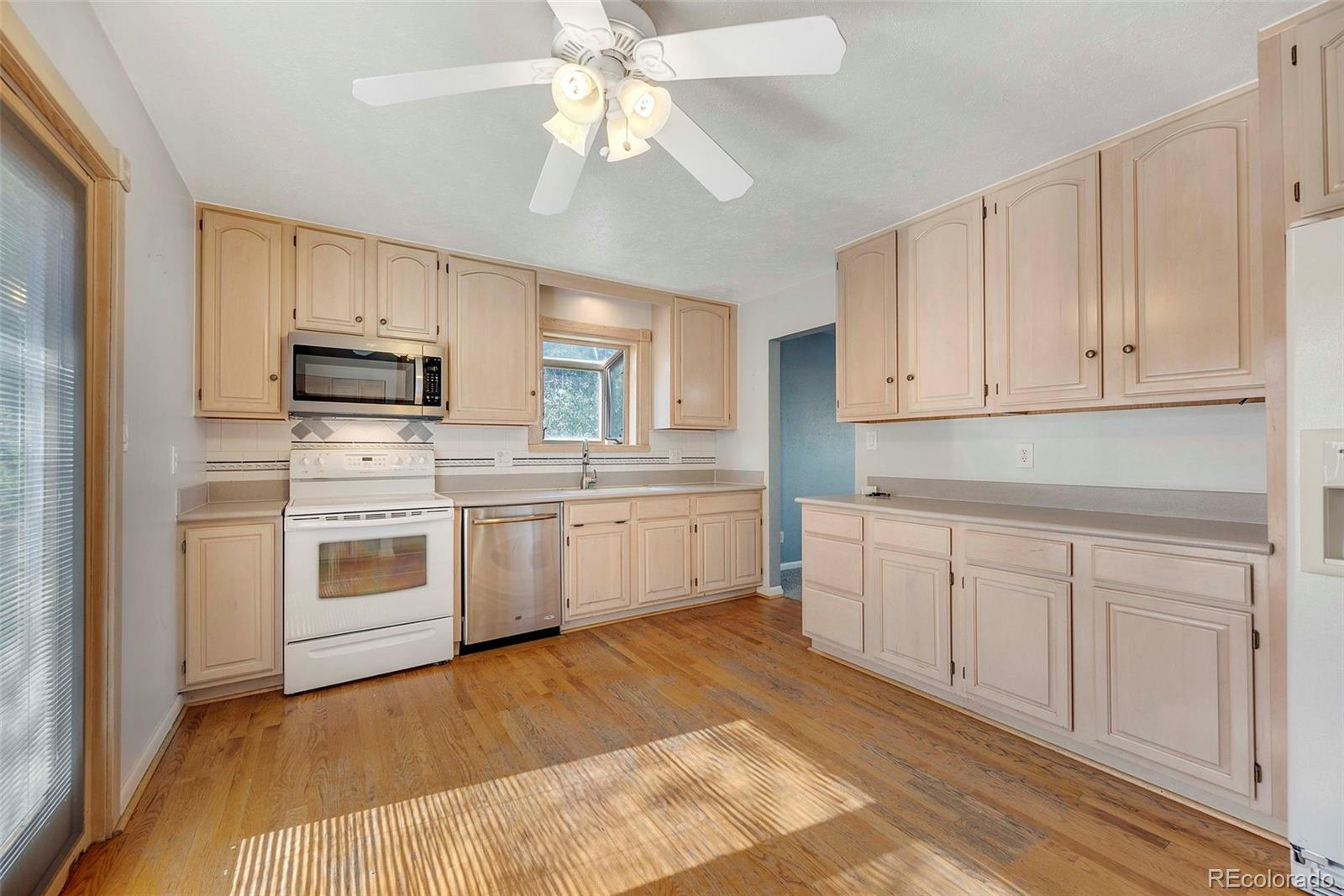 MLS Image #6 for 7065 s willow street,centennial, Colorado