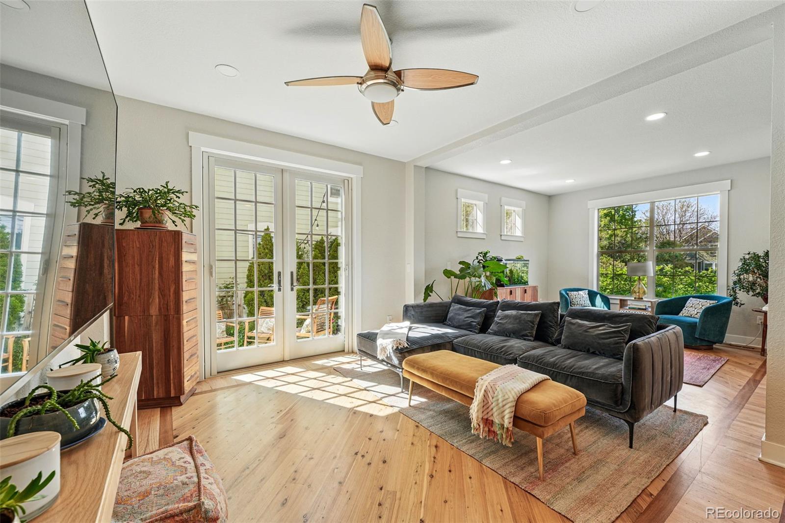 MLS Image #11 for 8256 e 28th drive,denver, Colorado