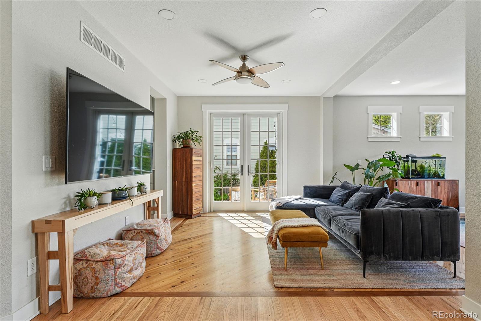MLS Image #13 for 8256 e 28th drive,denver, Colorado