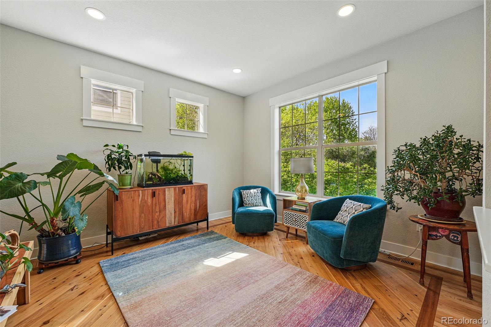 MLS Image #3 for 8256 e 28th drive,denver, Colorado
