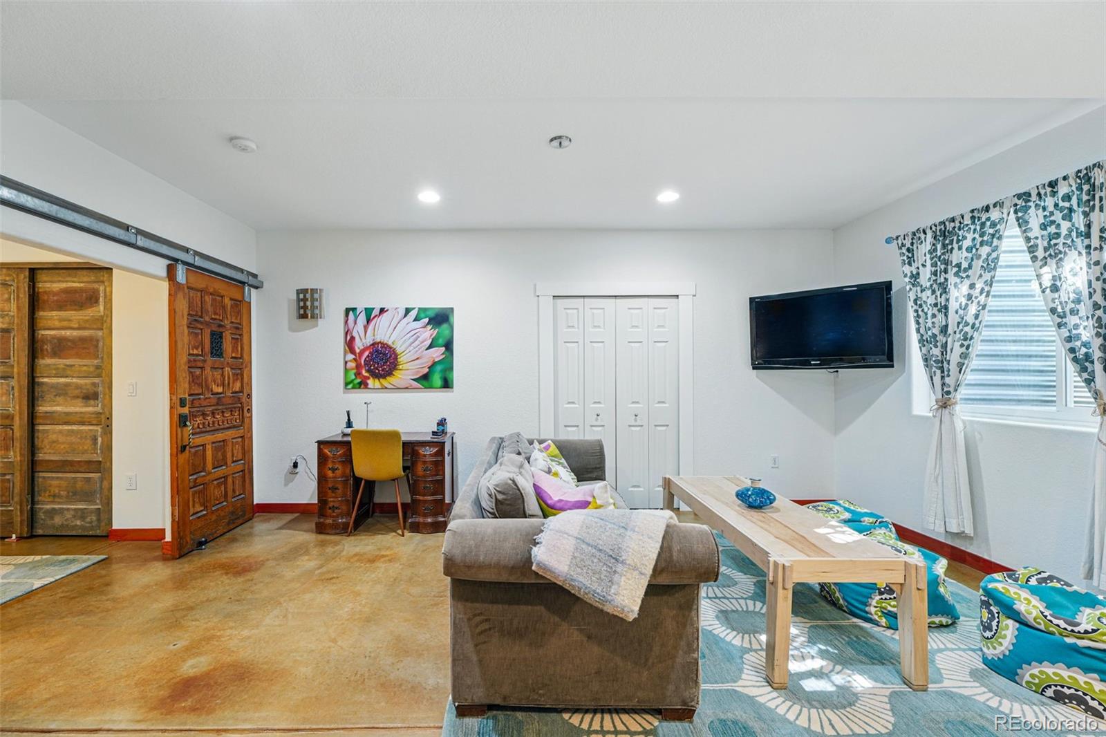 MLS Image #37 for 8256 e 28th drive,denver, Colorado