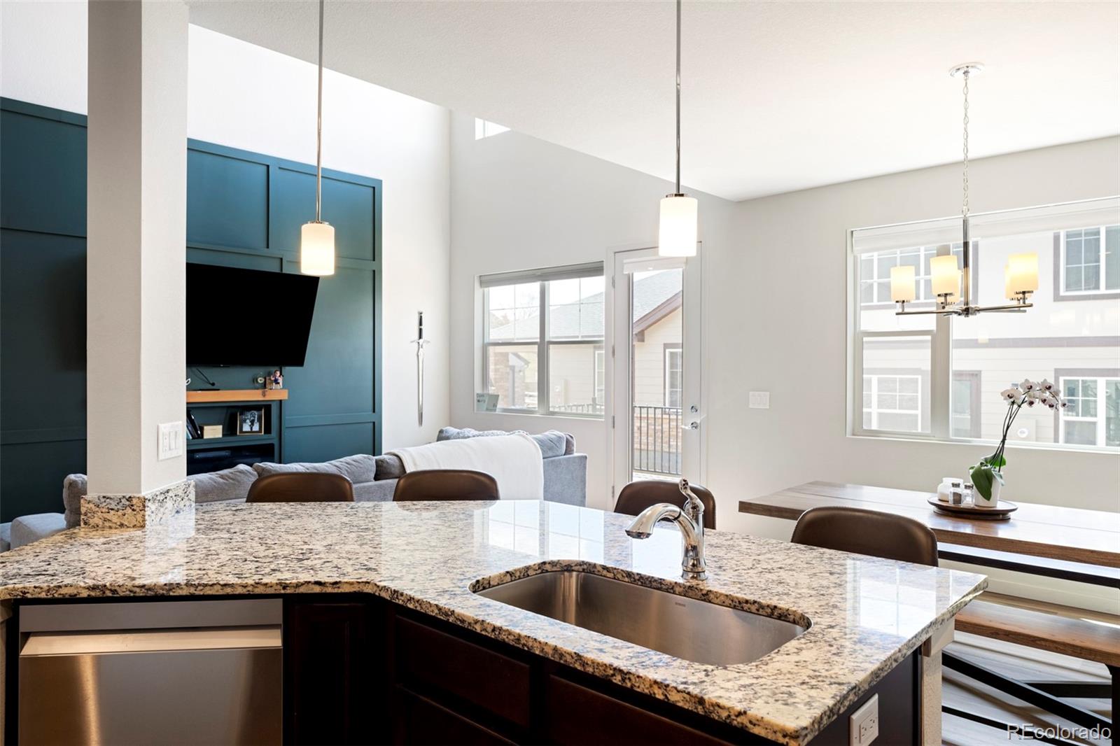 MLS Image #6 for 1849 s helena street,aurora, Colorado