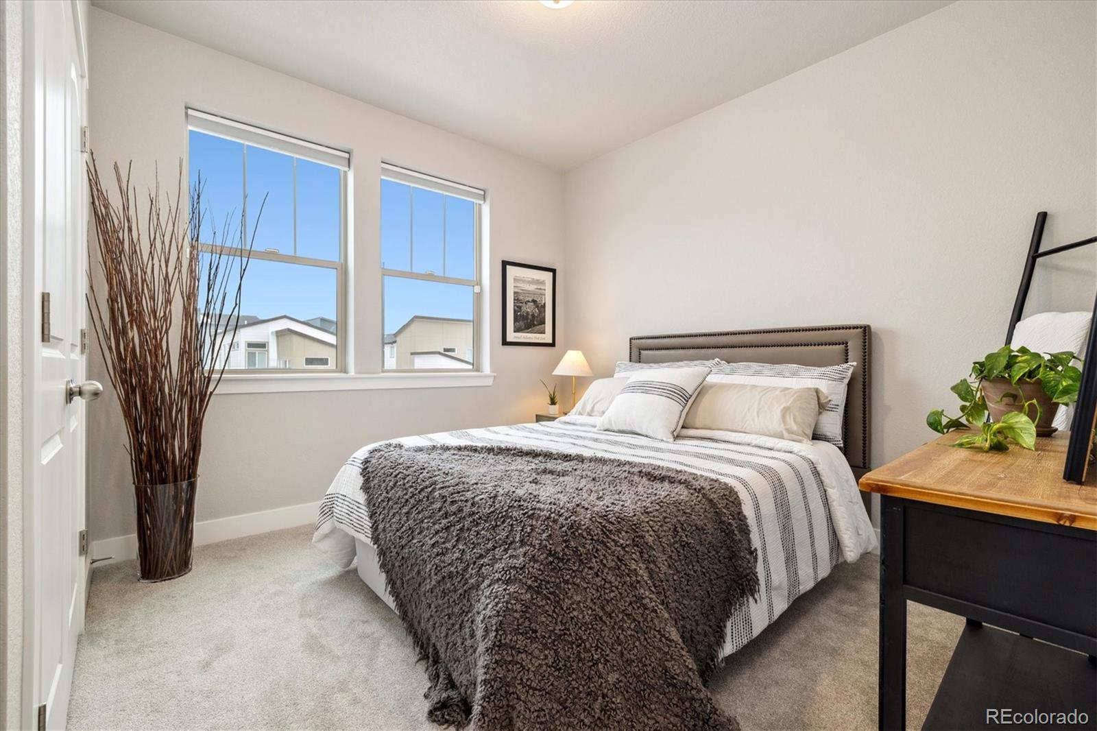 MLS Image #15 for 6334 n dayton way,denver, Colorado