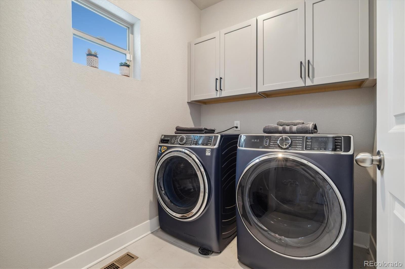 MLS Image #17 for 6334 n dayton way,denver, Colorado