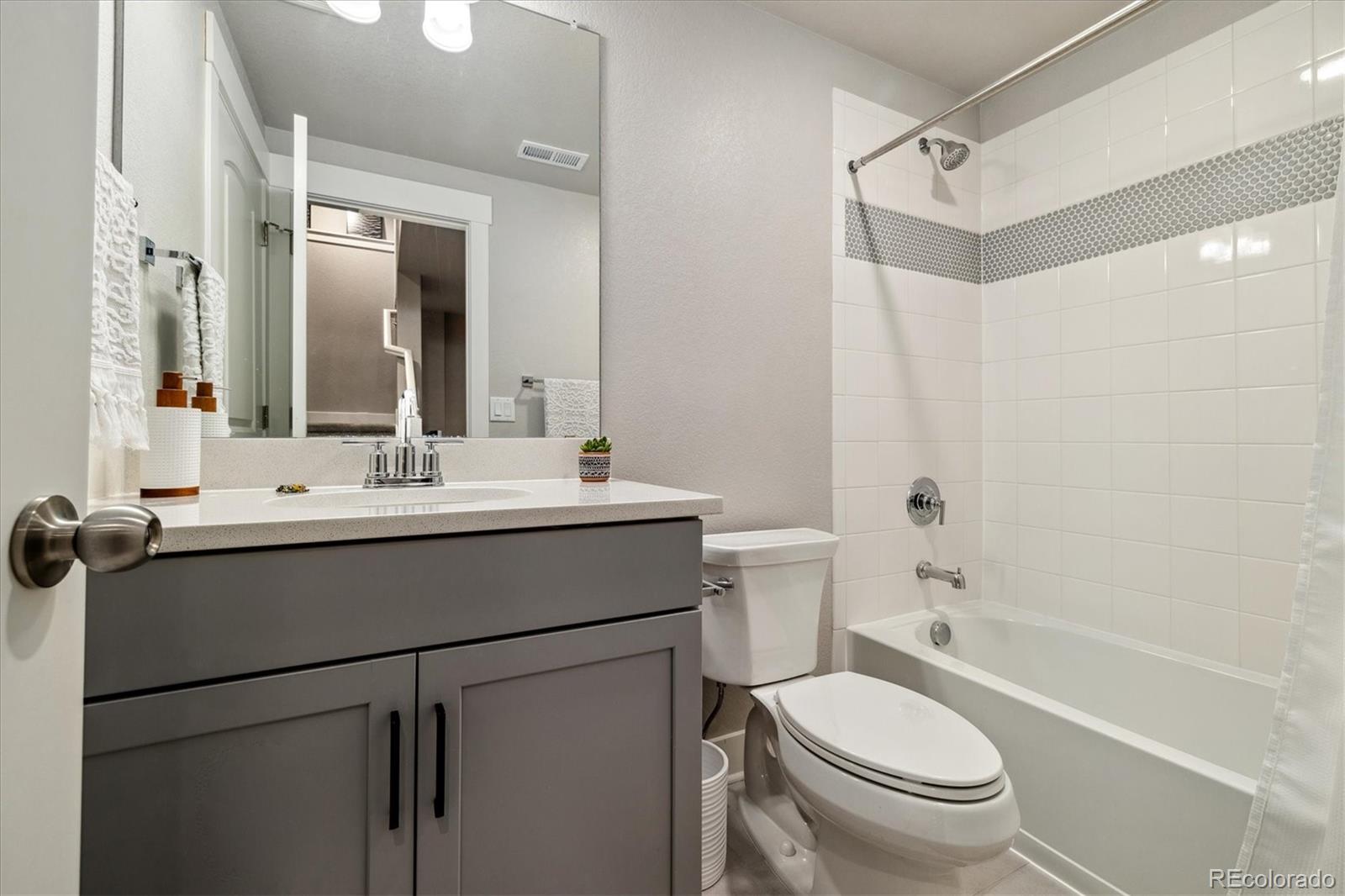 MLS Image #30 for 6334 n dayton way,denver, Colorado