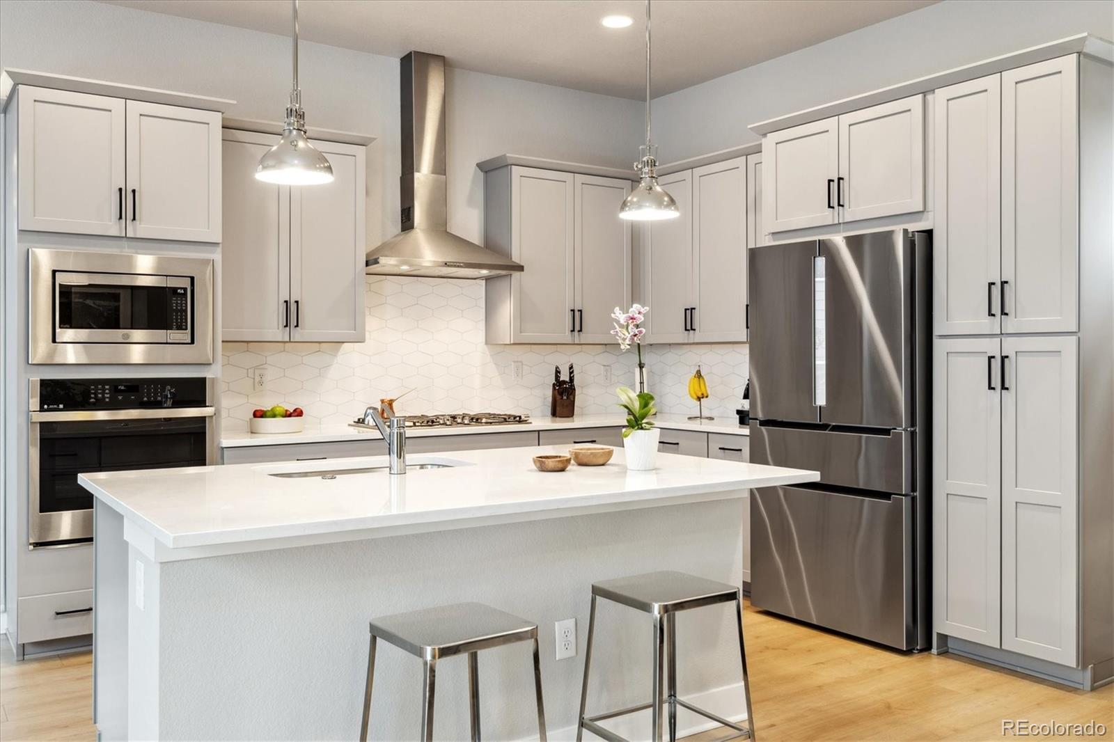 MLS Image #6 for 6334 n dayton way,denver, Colorado