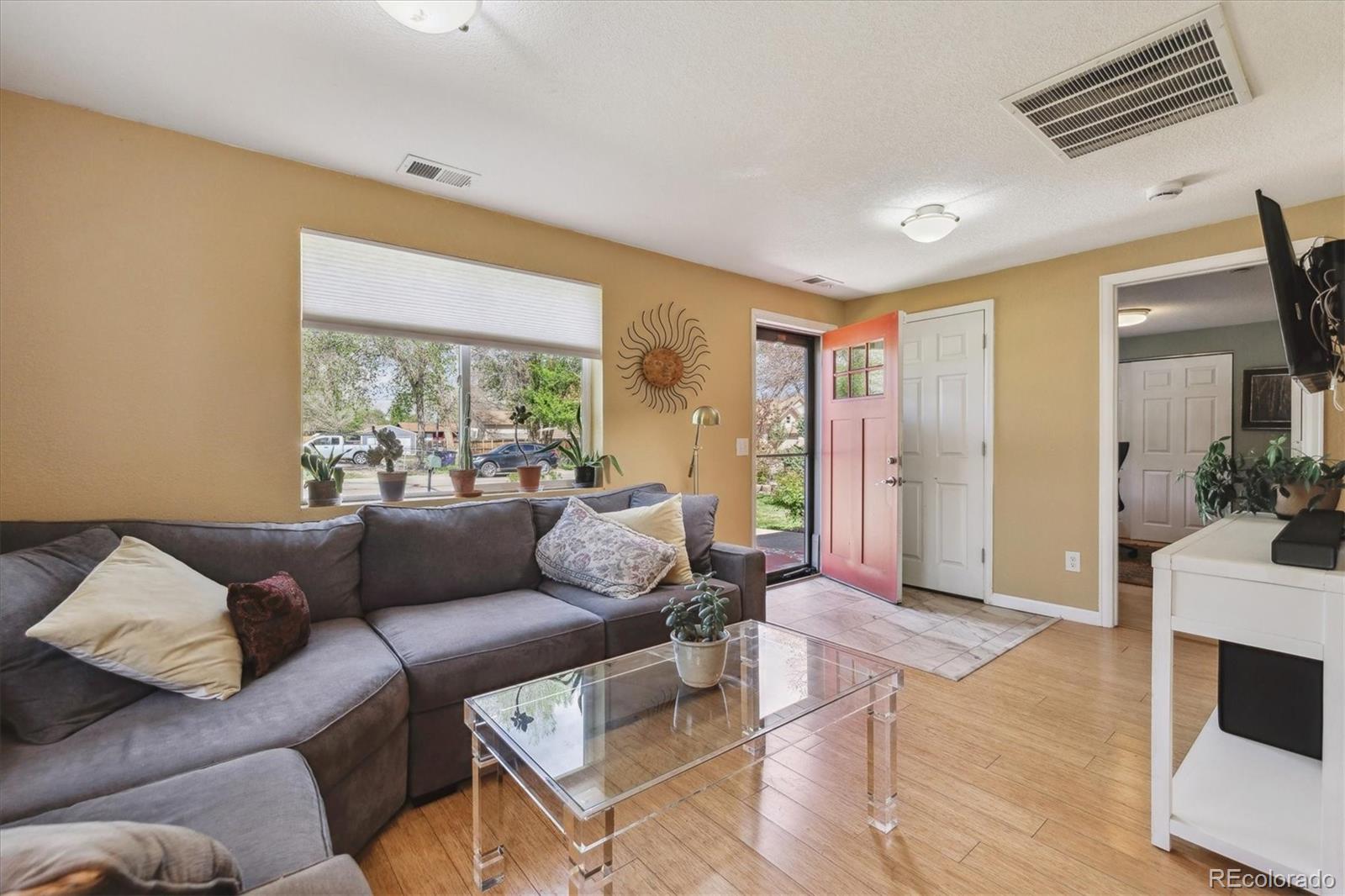 MLS Image #4 for 998 s leyden street,denver, Colorado