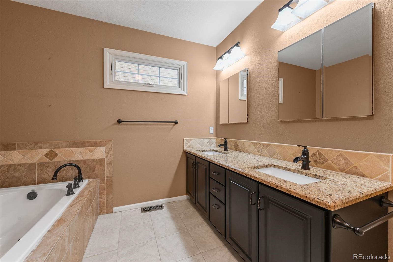 MLS Image #20 for 4927  greenwich way,highlands ranch, Colorado