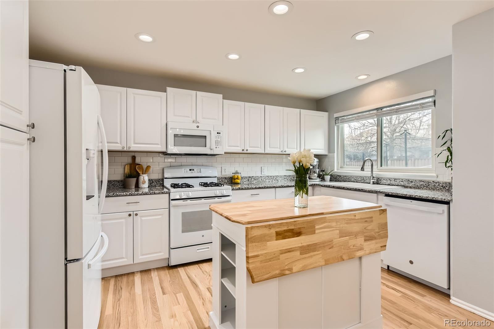 MLS Image #5 for 9879  sydney lane,highlands ranch, Colorado