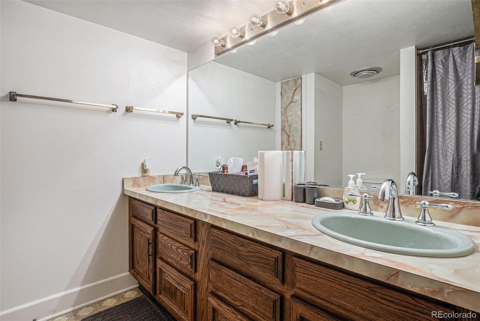 MLS Image #16 for 3312 s ouray way,aurora, Colorado