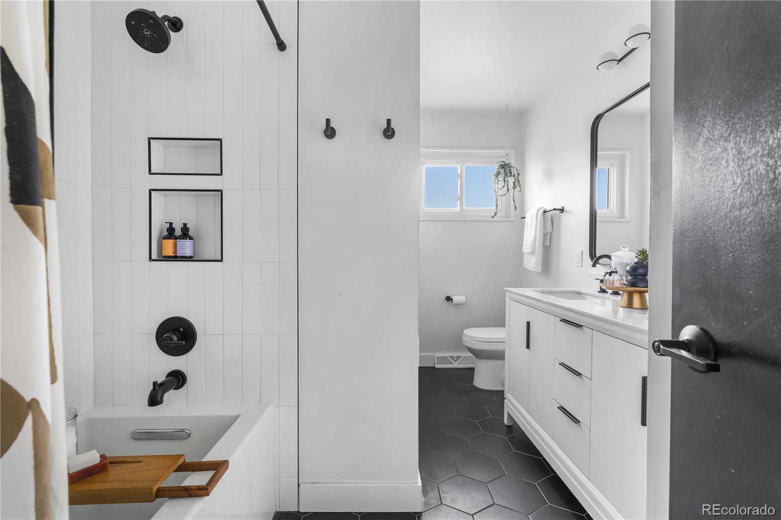 MLS Image #12 for 3103 w bellewood drive,englewood, Colorado