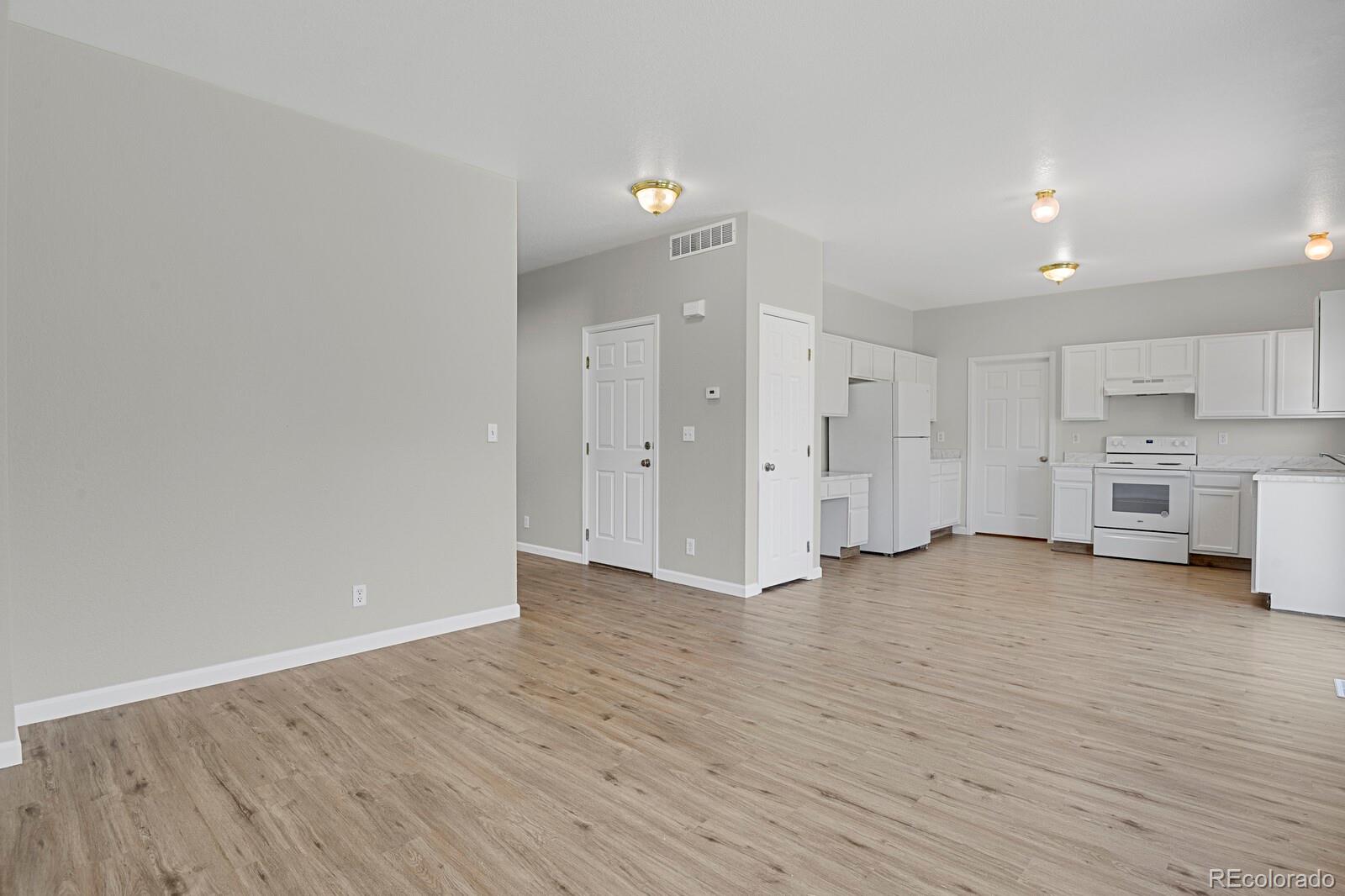 MLS Image #5 for 9690  lansing circle,commerce city, Colorado