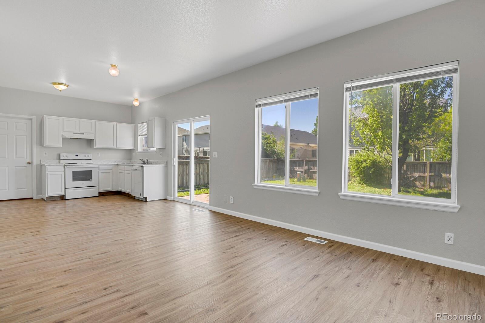 MLS Image #6 for 9690  lansing circle,commerce city, Colorado